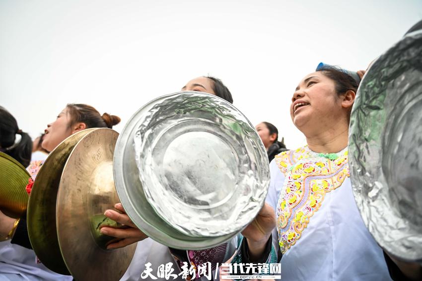 图集｜西江千户苗寨：姑妈篮球+民族元素，会碰撞出什么样的火花？