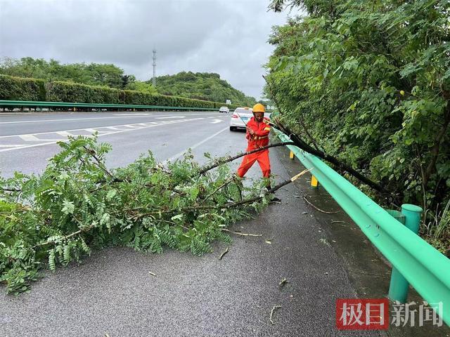 湖北交投运营集团以“迅”战“汛”，全力以赴保障道路安全畅通