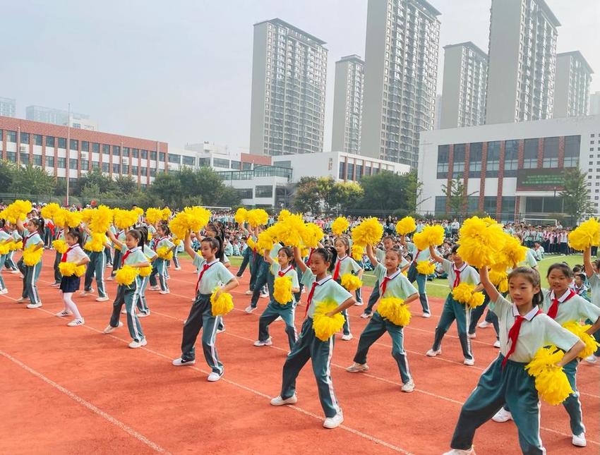 向国庆献礼！张店区重庆路小学运动会开幕式隆重举行