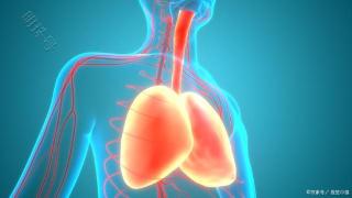新冠侵犯我们的双肺身体会有三个征兆，大家平时多注意