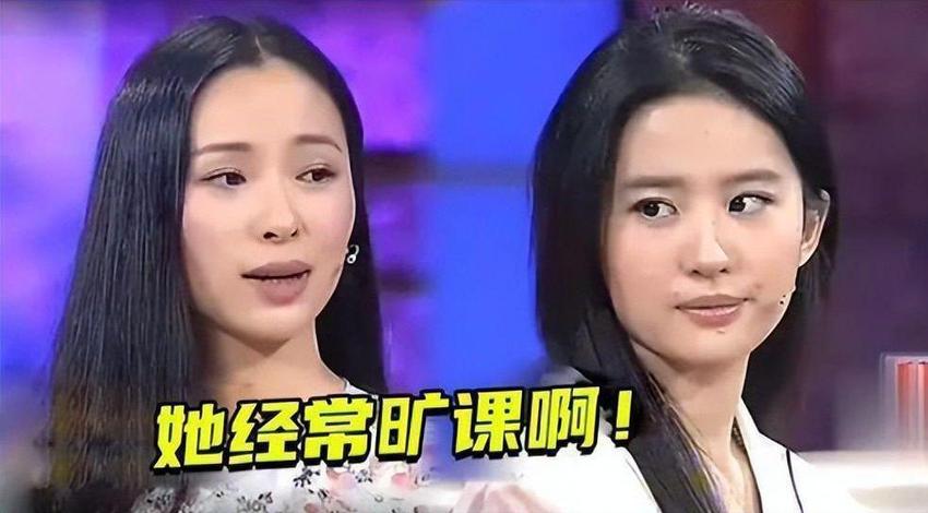 江一燕带2岁女儿唱跳手指舞，2岁女儿像极了洋娃娃