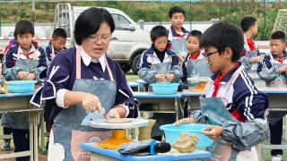 织金县第九小学关工委联合有关部门开展劳动实践活动