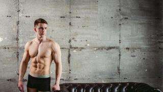 肌肉型男，一旦停止锻炼后，会发生什么变化？建议看看
