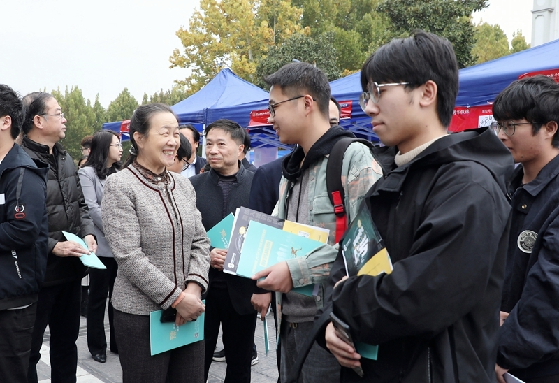 河南财政金融学院举办“豫荐未来 青春启航”2025届毕业生秋季校园招聘会