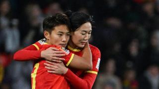 女足世界杯 | “玫瑰”复兴道阻且长，王霜：“希望未来的孩子不至于这么狼狈”