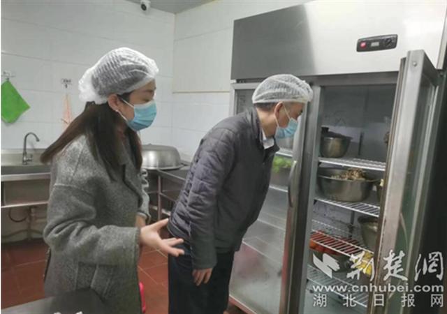 武昌区开展元旦节假食品安全检查压紧压实“两个责任”