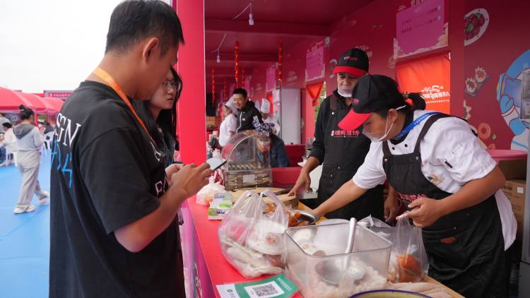 榆林特色美食汇聚第十八届中国（国际）煤炭博览会美食节