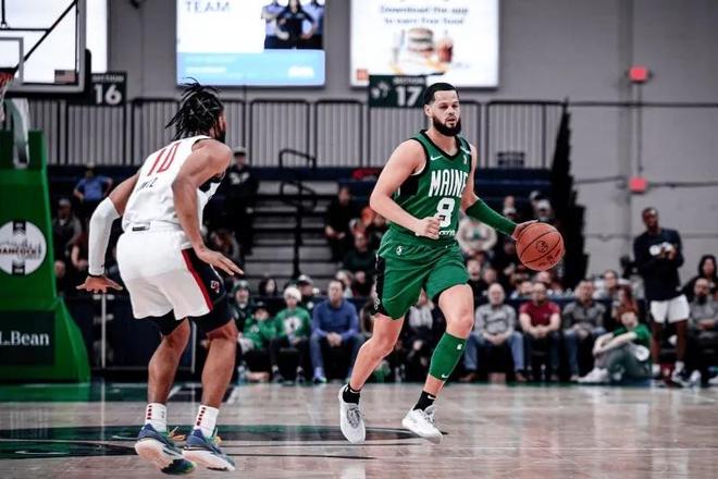 NBA一夜｜库里中国行超詹姆斯 德罗赞争议言论 掘金签约穆雷