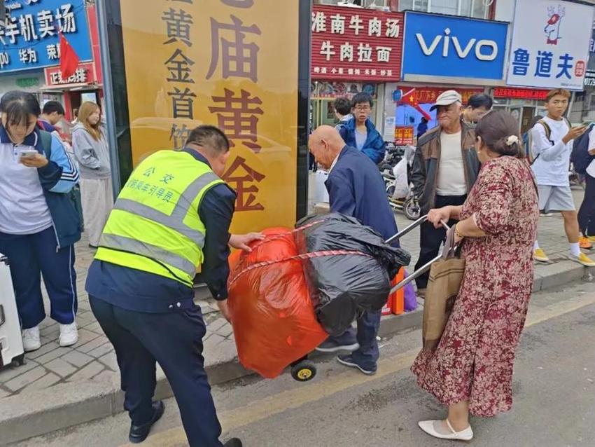 菏泽公交集团精密布局 全力以赴保障市民“双节”安全、畅通出行