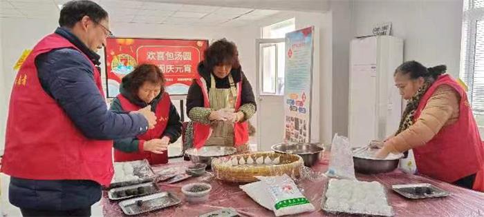 南通市海门区海门街道长江新村社区老干部党支部开展“奔竞不息再出发 接继奋斗谱新篇”主题党日活动