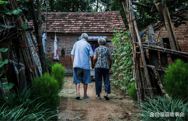 当婆家人不喜欢你时，没必要翻脸生气，记住两句话