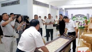 中国首款可燃性制冰棺及高端祭祀用品研讨会在曹县举行