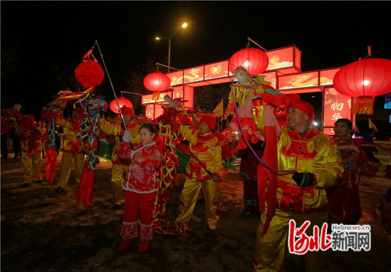 怀安县“九曲黄河灯阵”启灯迎客