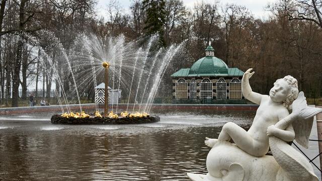 受降雪影响，圣彼得堡喷泉的启动时间推迟至4月27日