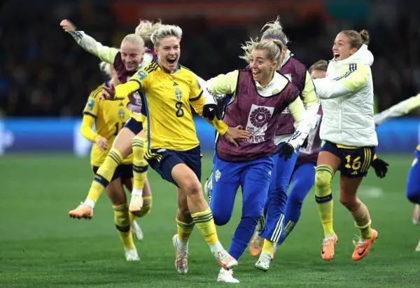 女足世界杯丨墨尔本奇迹！瑞典队“点杀”美国队晋级八强