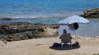 日光浴不香了？热浪削弱欧洲人赴地中海度假热情