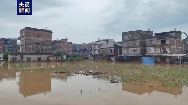 广西贺州大部地区中到大雨，部分地区暴雨到大暴雨天气