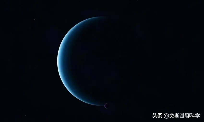 太阳系最寒冷卫星，喷出8千米高液氮喷泉，14亿年后坠入海王星