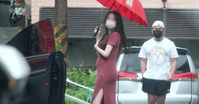 欧弟新女友曝光？交往一年怀上女宝宝，和前房子女相处似家人