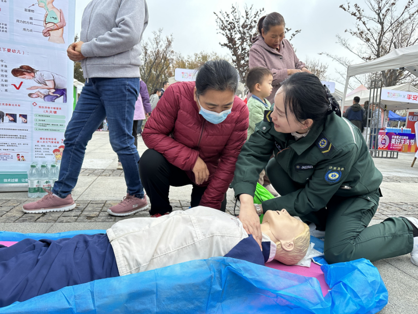 壹点十周年欢乐跑开跑，济南市第七人民医院公益义诊传递健康理念