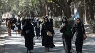 塔利班再颁新令，女性无法上大学，中方的忠告，塔利班应该听一听