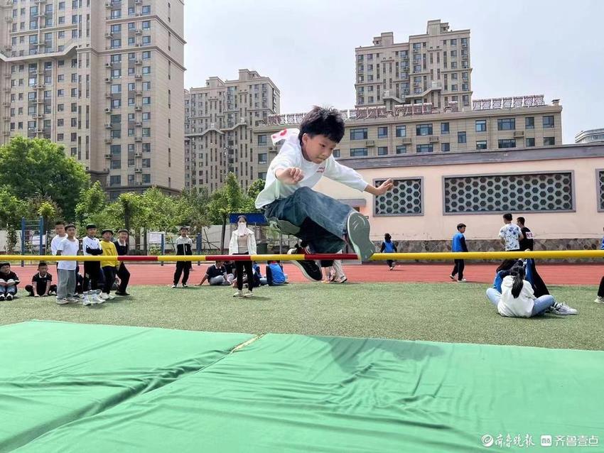 东昌府区启明小学举行第五届春季运动会