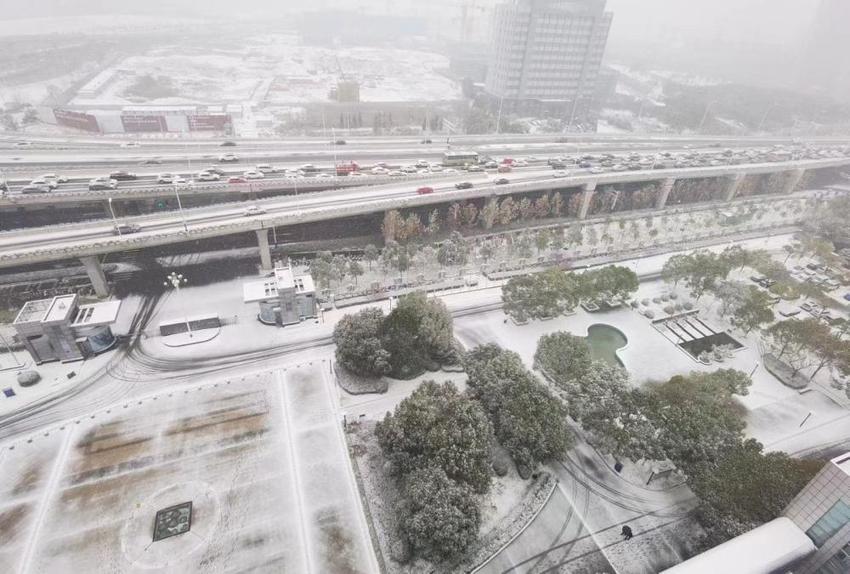 合肥今晨再次降雪 安徽局地大到暴雪