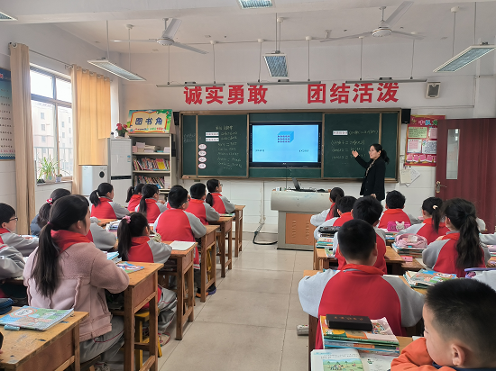 临沂市罗庄区傅庄街道徐林小学开展骨干教师引领课活动