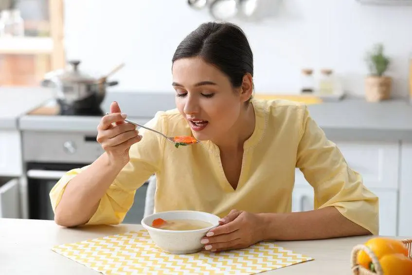 提醒女性：若经常痛经，不妨多吃这6种食物，或能帮你暖宫祛寒！