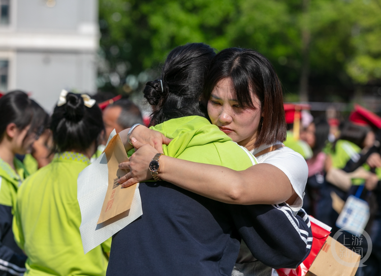 立鸿鹄志 抒家国情——南川中学成人礼仪式感满满！