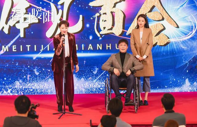 春日暖阳：流量明星演话剧引发热议，剧中有哪些演员演过舞台剧？