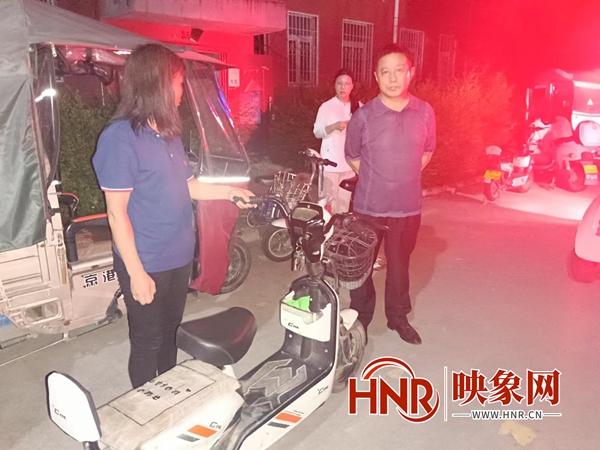 汝南公安：错骑电动车闹乌龙 民警助力快速找回