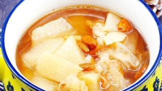 小吊梨汤，一道独具中国传统韵味的甜品，做法很简单