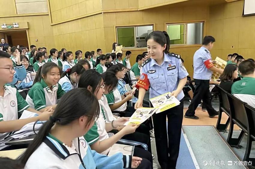 2000余名师生现场“听课”！聊城开发区交警进校园讲安全