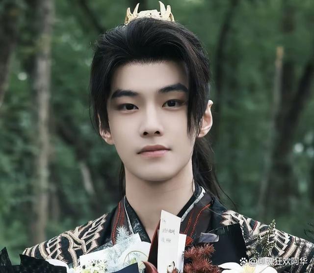 《少年白马醉春风》：侯明昊、何与领衔，36集古装剧来袭！