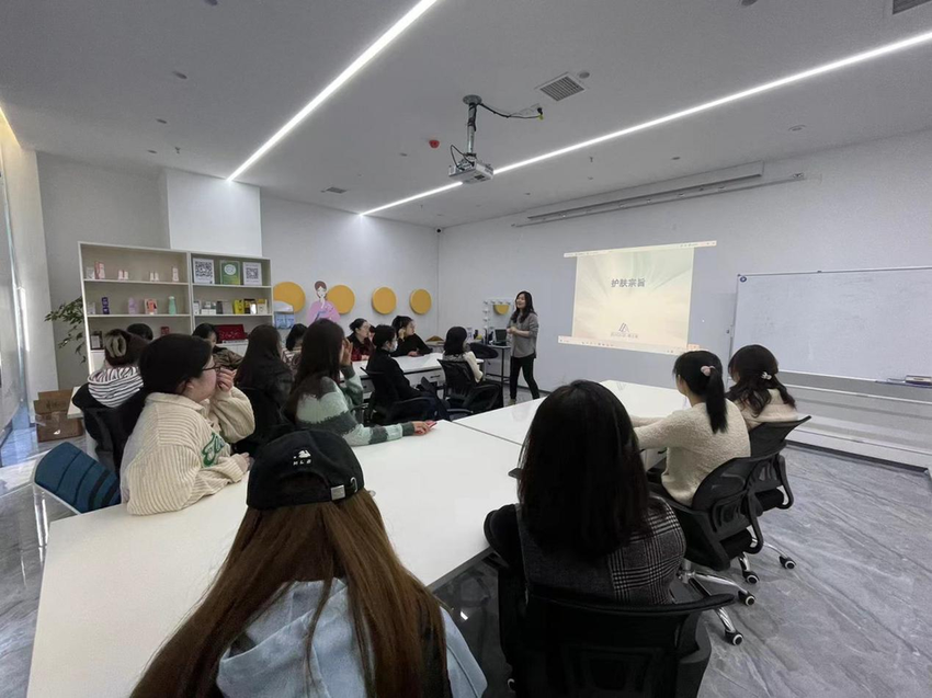 迎三八女神节，仁川馆举办韩国文化体验活动