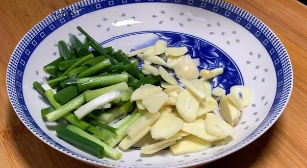 这些食材不仅富含钾，还含有丰富的膳食纤维、蛋白质、维生素