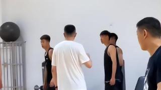 广东男篮晒集训视频，该到的都到了，可是还有三个老面孔缺席