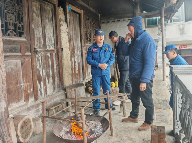 重庆巴南区：八条举措全面落实冬季取暖安防工作