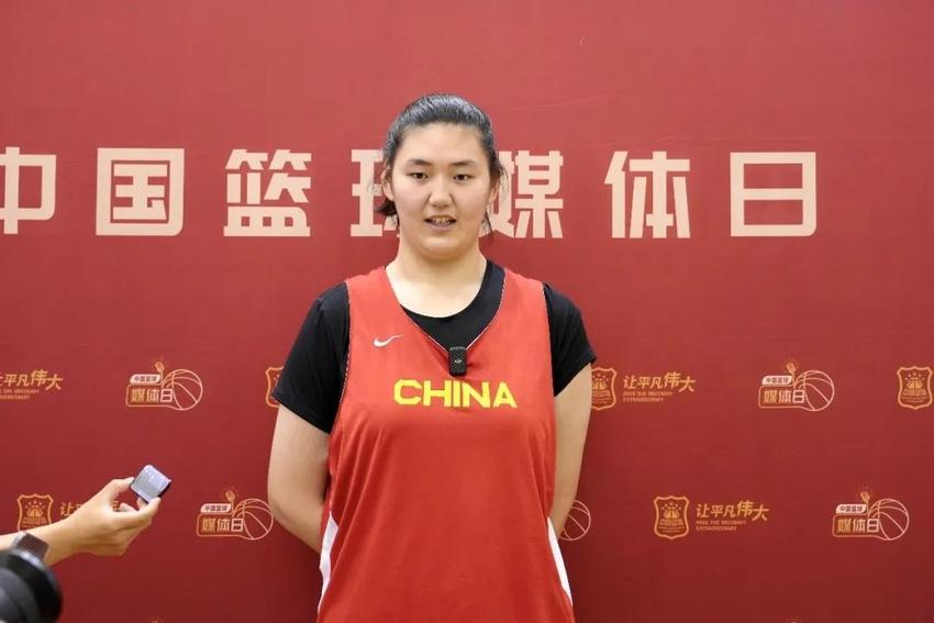 张子宇42分，中国U18女篮不敌澳大利亚队获亚洲杯亚军