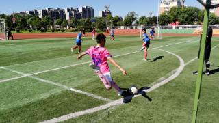 广信区第一小学足球队斩获全市中小学校园足球赛冠军