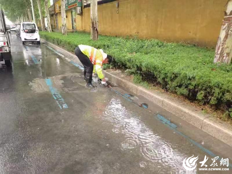 潍坊：以雨为令 闻汛而动 全市城管系统积极做好暴雨天气应对工作