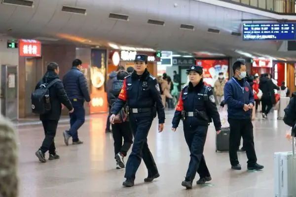 车站警花师徒：用心用情用理守护旅客平安出行