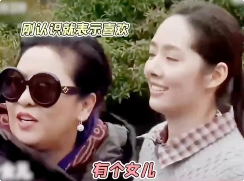 结婚才4年，郭碧婷“面目全非”，膀大腰圆似向太