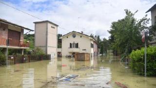 意大利北部暴雨引发洪水和土崩 至少九人丧命