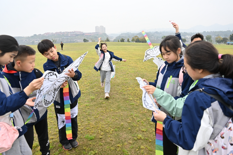 不负春光少年行 500余名学生在广阳岛共上生态文明教育课