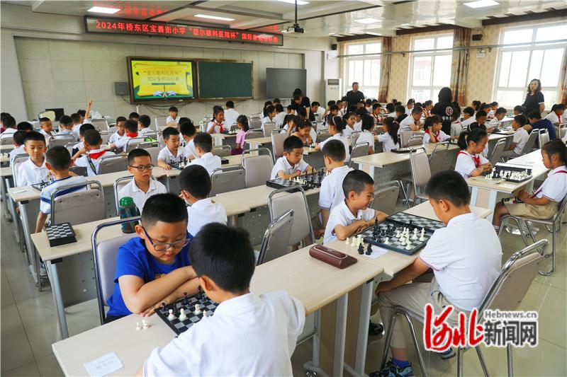 河北张家口：校园国际象棋锦标赛开赛