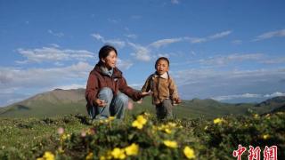 青海果洛藏族女生“上音”初体验：“萌新”报到 期待“追光”