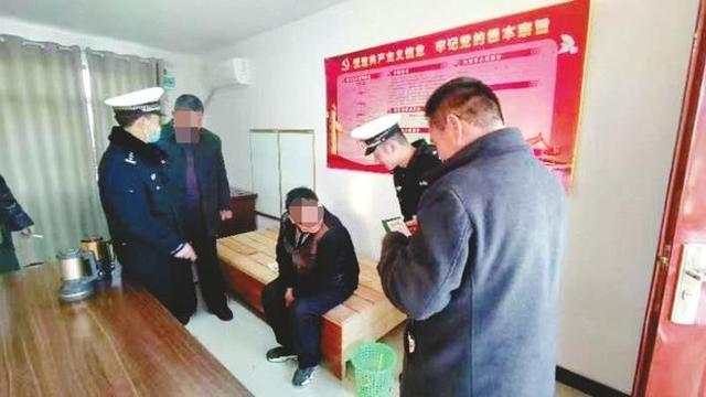 男子高速路行走8小时交警紧急救援避免事故