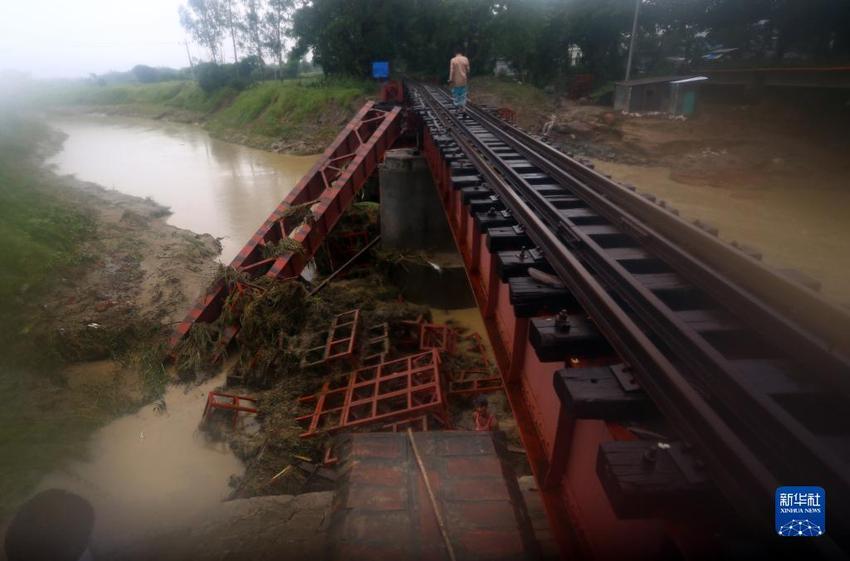 孟加拉国吉大港地区遭暴雨袭击